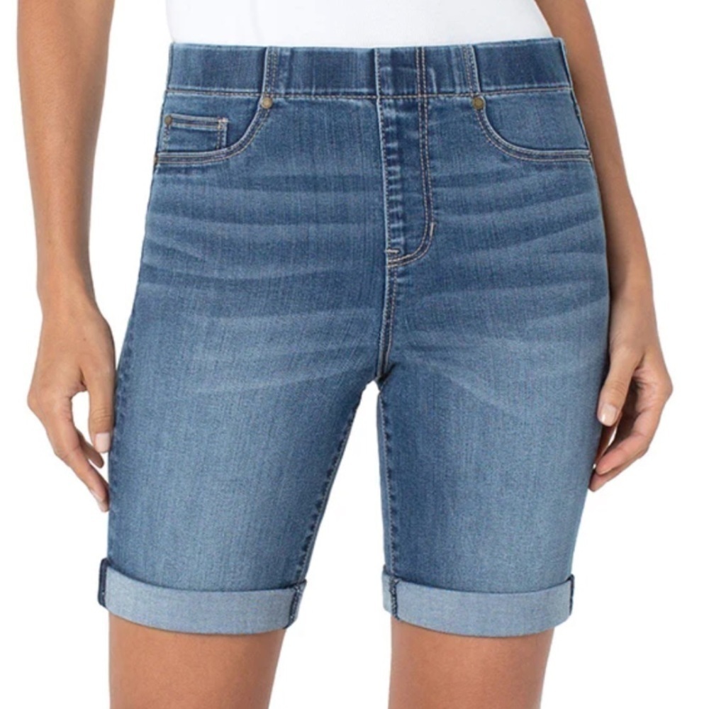 NWT Liverpool Jeans Co Chloe Pull On Bermuda Shorts Eco Bixby Wash - Picture 1 of 9